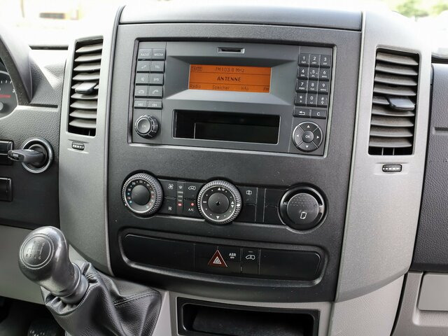 MERCEDES-BENZ Sprinter 316CDI DOKA,Allrad,Klima,Standhzg. - Бордови бус, Бус с двойна кабина: снимка 5 MERCEDES-BENZ Sprinter 316CDI DOKA,Allrad,Klima,Standhzg. - Бордови бус, Бус с двойна кабина: снимка 5