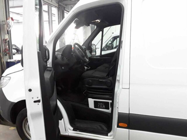 MERCEDES-BENZ Sprinter 317 CDI Kasten,L2H2,MBUX,Kamera - Товарен бус: снимка 2 MERCEDES-BENZ Sprinter 317 CDI Kasten,L2H2,MBUX,Kamera - Товарен бус: снимка 2