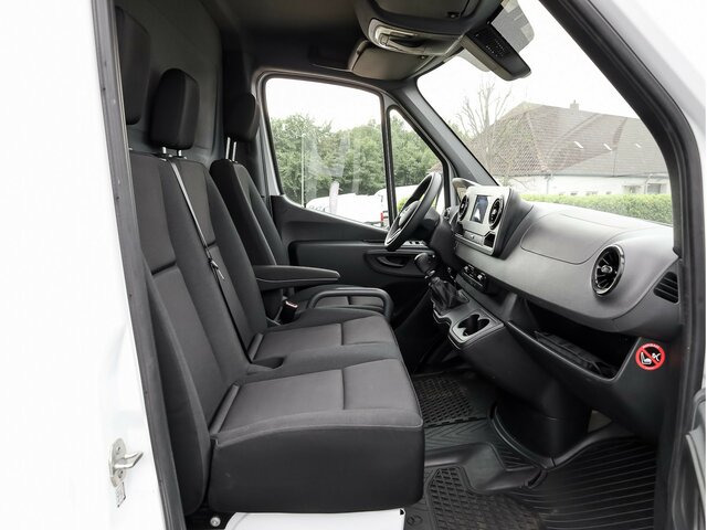 MERCEDES-BENZ Sprinter317CDI Maxi Koffer,LBW,Klima,Kamera - Лекотоварен автомобил фургон: снимка 2 MERCEDES-BENZ Sprinter317CDI Maxi Koffer,LBW,Klima,Kamera - Лекотоварен автомобил фургон: снимка 2
