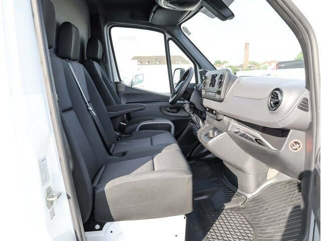 MERCEDES-BENZ Sprinter317CDI Maxi Koffer,LBW,Klima,Kamera - Лекотоварен автомобил фургон: снимка 3 MERCEDES-BENZ Sprinter317CDI Maxi Koffer,LBW,Klima,Kamera - Лекотоварен автомобил фургон: снимка 3