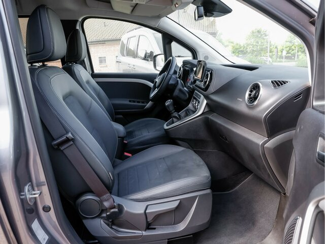 Пътнически бус MERCEDES-BENZ T 180 d,Progressive,LED.AHK,MBUX,Navi,Kamera: снимка 26