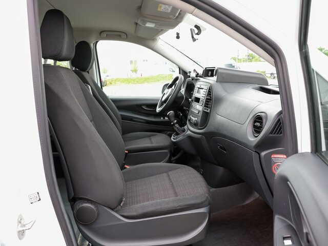 MERCEDES-BENZ Vito 111 TourerPro,lang,8Sitzer,Klima,Standhzg. - Микробус, Пътнически бус: снимка 3 MERCEDES-BENZ Vito 111 TourerPro,lang,8Sitzer,Klima,Standhzg. - Микробус, Пътнически бус: снимка 3