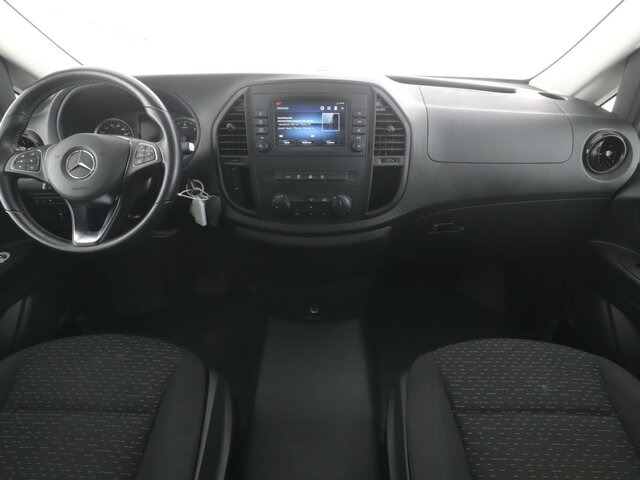 MERCEDES-BENZ Vito 114 TourerPro,Allrad,Automatik,8 Sitzer... - Микробус, Пътнически бус: снимка 2 MERCEDES-BENZ Vito 114 TourerPro,Allrad,Automatik,8 Sitzer... - Микробус, Пътнически бус: снимка 2