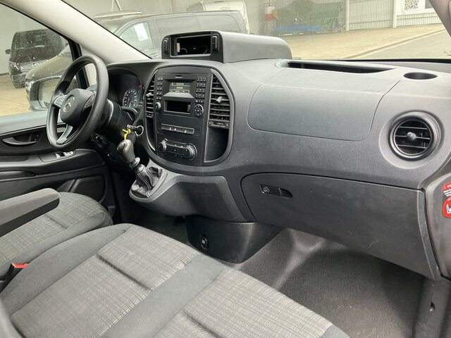 MERCEDES-BENZ Vito114 Mixto Extralang,Klima,Tempomat,Standhzg... - Малък ван: снимка 4 MERCEDES-BENZ Vito114 Mixto Extralang,Klima,Tempomat,Standhzg... - Малък ван: снимка 4