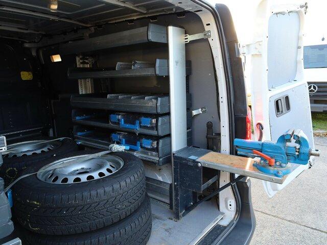 MERCEDES-BENZ Vito114CDI KA lang ,Klima,SortimoRegalsystem... - Малък ван: снимка 2 MERCEDES-BENZ Vito114CDI KA lang ,Klima,SortimoRegalsystem... - Малък ван: снимка 2