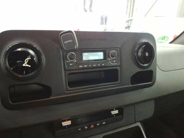 MERCEDES-BENZ eSprinter 312 Kasten FWD,Klima,Post Tür... - Товарен бус, Електрически бус: снимка 2 MERCEDES-BENZ eSprinter 312 Kasten FWD,Klima,Post Tür... - Товарен бус, Електрически бус: снимка 2