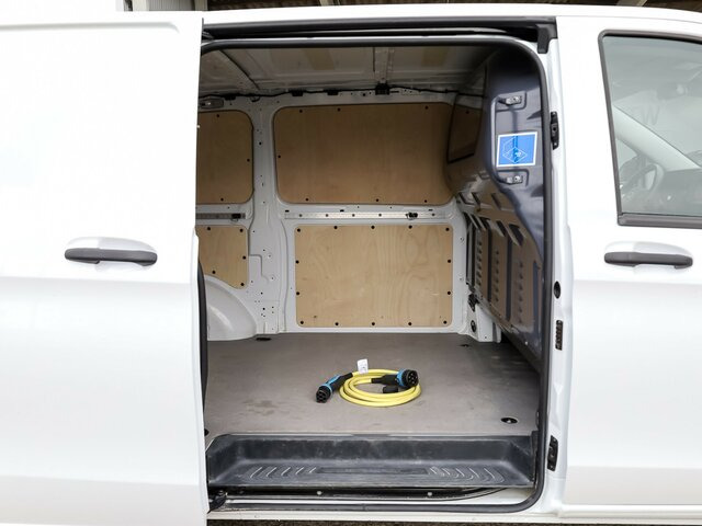 MERCEDES-BENZ eVito 111 KA,lang,Klima,Navi,Kamera,Sitzheizung... - Малък ван, Електрически бус: снимка 2 MERCEDES-BENZ eVito 111 KA,lang,Klima,Navi,Kamera,Sitzheizung... - Малък ван, Електрически бус: снимка 2