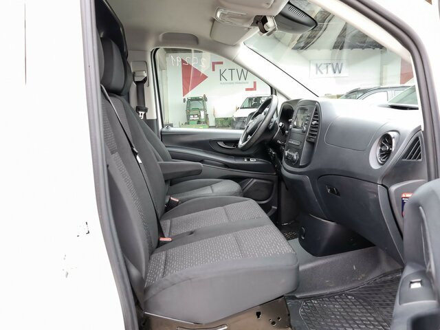 MERCEDES-BENZ eVito 111 KA,lang,Klima,Navi,Kamera,Sitzheizung... - Малък ван, Електрически бус: снимка 3 MERCEDES-BENZ eVito 111 KA,lang,Klima,Navi,Kamera,Sitzheizung... - Малък ван, Електрически бус: снимка 3