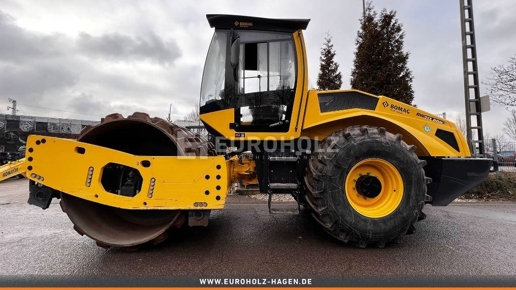 Компактор Bomag Stachelwalze BW 213 PDH-5, Schnellgang, Walzenzug: снимка 13 Компактор Bomag Stachelwalze BW 213 PDH-5, Schnellgang, Walzenzug: снимка 13