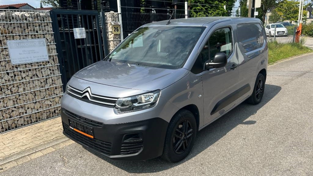 Citroën Berlingo 1.5 Blue HDI, Kasten, 8 Reifen, Klima - Лекотоварен автомобил фургон: снимка 1 Citroën Berlingo 1.5 Blue HDI, Kasten, 8 Reifen, Klima - Лекотоварен автомобил фургон: снимка 1