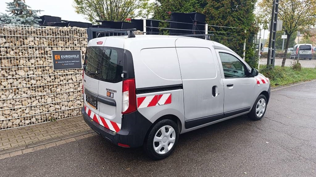 Dacia Dokker Transporter, Kastenwagen, Werkstattschränke - Малък ван: снимка 3 Dacia Dokker Transporter, Kastenwagen, Werkstattschränke - Малък ван: снимка 3