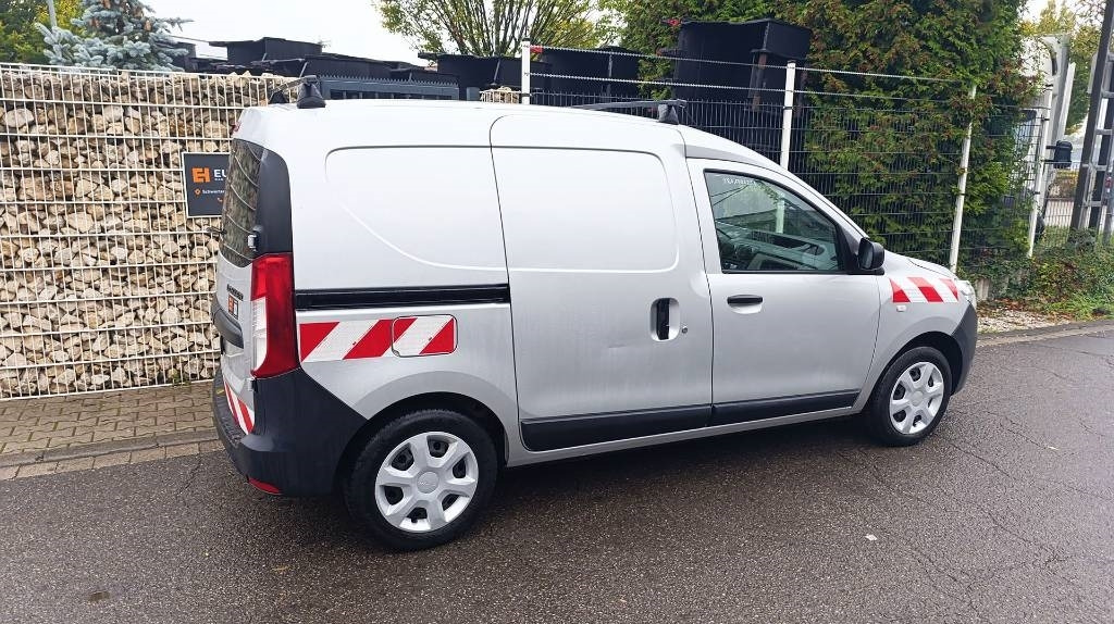 Dacia Dokker Transporter, Kastenwagen, Werkstattschränke - Малък ван: снимка 4 Dacia Dokker Transporter, Kastenwagen, Werkstattschränke - Малък ван: снимка 4