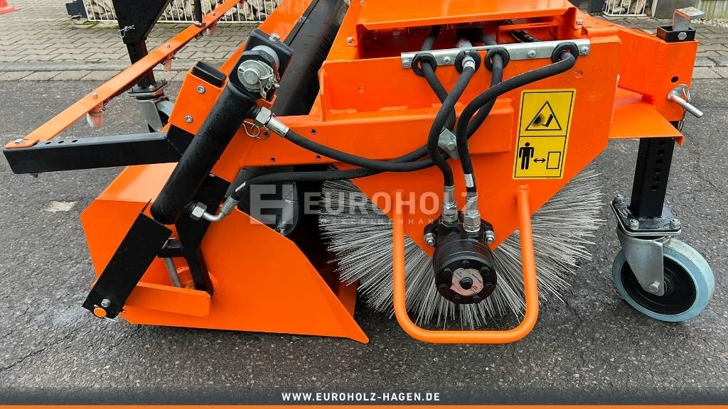 Kehrmaschine ZM2000 Stapleraufnahme - Четка за Комунална/ Специална техника: снимка 5 Kehrmaschine ZM2000 Stapleraufnahme - Четка за Комунална/ Специална техника: снимка 5
