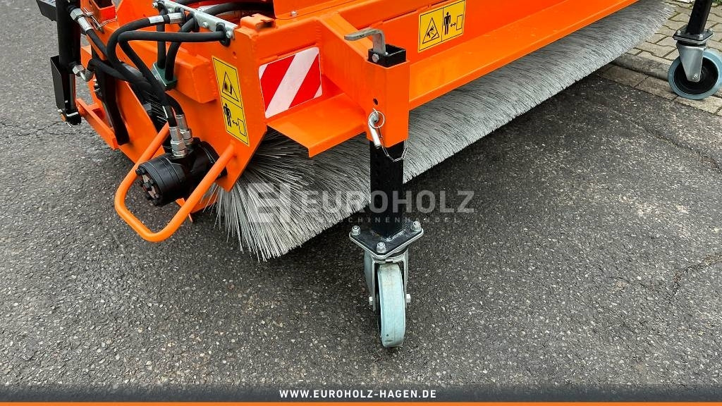 Kehrmaschine ZM2000 Stapleraufnahme - Четка за Комунална/ Специална техника: снимка 4 Kehrmaschine ZM2000 Stapleraufnahme - Четка за Комунална/ Специална техника: снимка 4