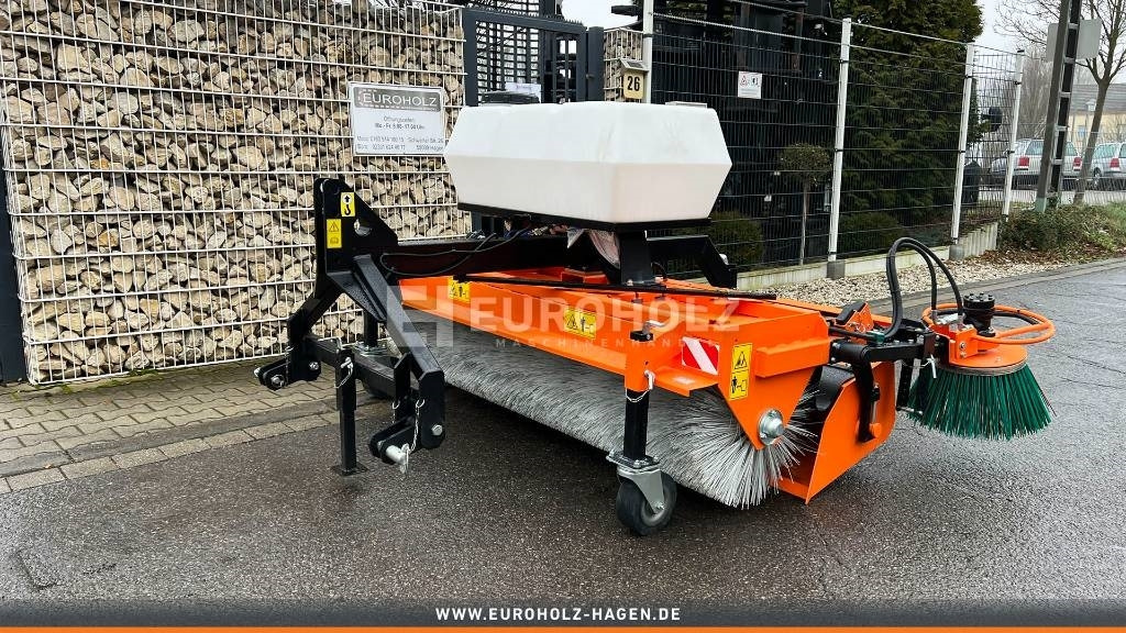 Kehrmaschine ZM2000 mit Seitenbesen - Четка за Комунална/ Специална техника: снимка 2 Kehrmaschine ZM2000 mit Seitenbesen - Четка за Комунална/ Специална техника: снимка 2