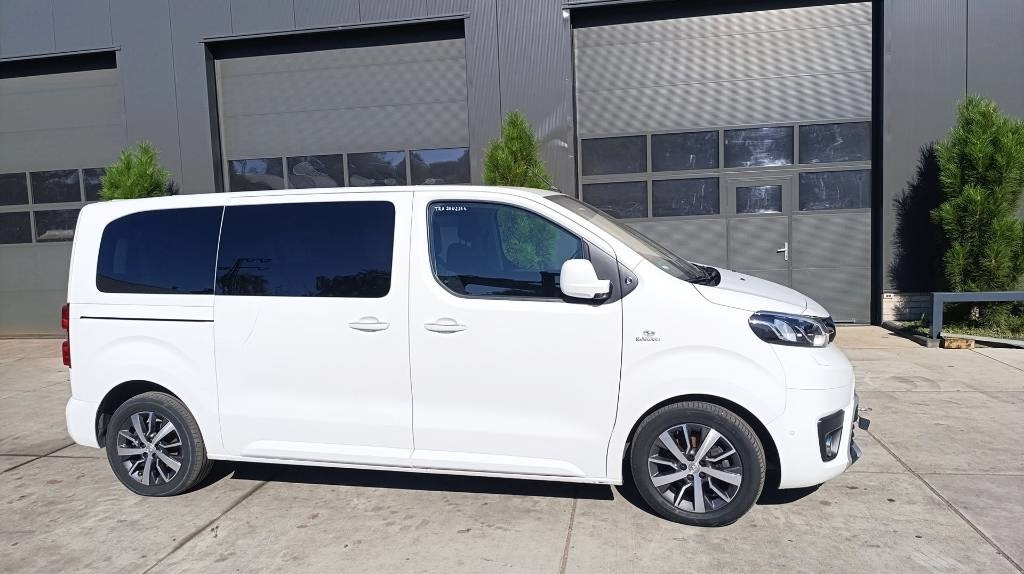 Toyota Proace 2.0 Van, Kleinbus, 7-Sitzer, Turboschaden - Товарен бус: снимка 3 Toyota Proace 2.0 Van, Kleinbus, 7-Sitzer, Turboschaden - Товарен бус: снимка 3