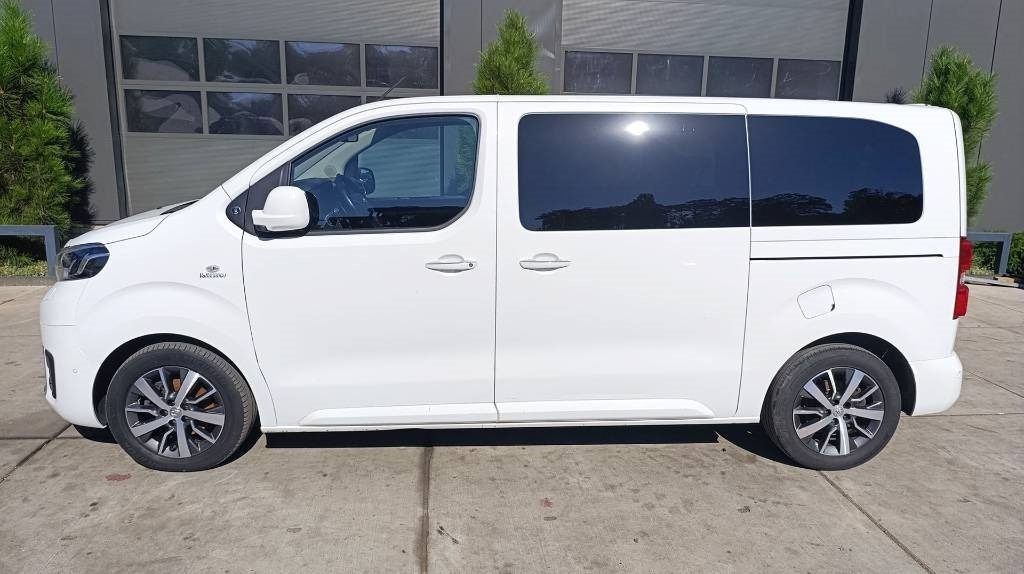 Toyota Proace 2.0 Van, Kleinbus, 7-Sitzer, Turboschaden - Товарен бус: снимка 1 Toyota Proace 2.0 Van, Kleinbus, 7-Sitzer, Turboschaden - Товарен бус: снимка 1
