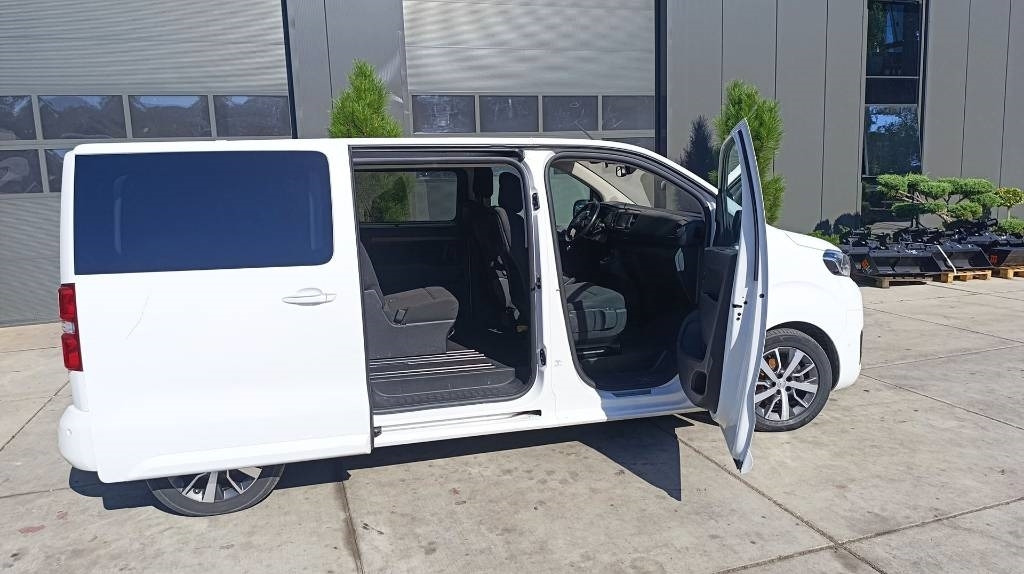 Toyota Proace 2.0 Van, Kleinbus, 7-Sitzer, Turboschaden - Товарен бус: снимка 4 Toyota Proace 2.0 Van, Kleinbus, 7-Sitzer, Turboschaden - Товарен бус: снимка 4