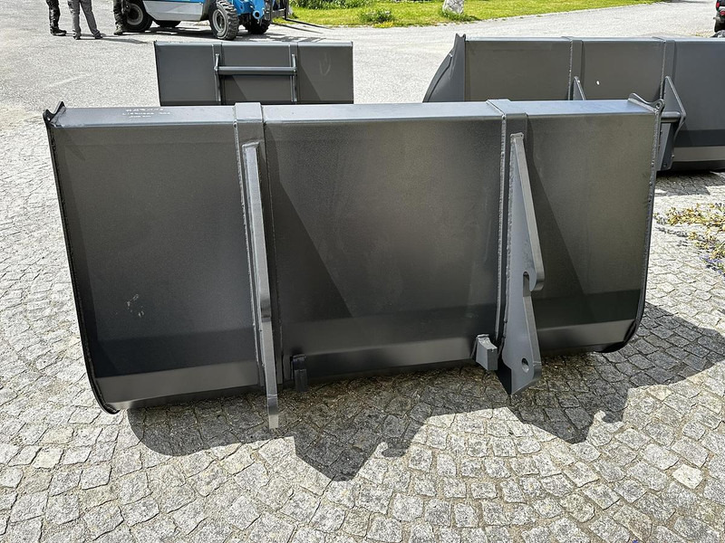 Big Volumenschaufel 200cm mit Liebherr 509 Aufnahme - Кофа: снимка 3 Big Volumenschaufel 200cm mit Liebherr 509 Aufnahme - Кофа: снимка 3
