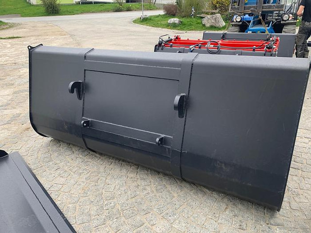 Big Volumenschaufel 250 cm mit Euro Aufnahme - Микробус, Пътнически бус: снимка 4 Big Volumenschaufel 250 cm mit Euro Aufnahme - Микробус, Пътнически бус: снимка 4