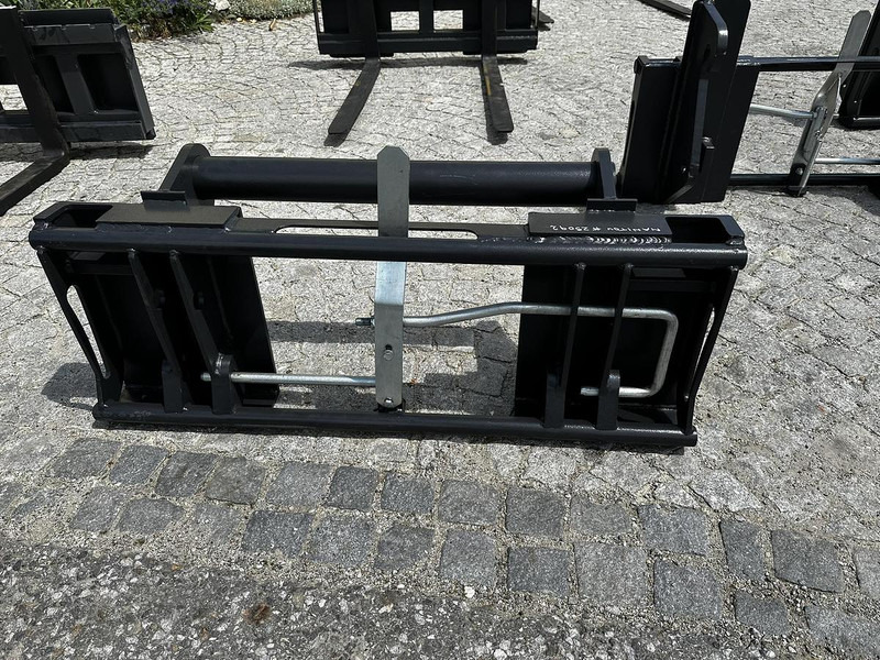 Big Adapter Manitou passend zu Euro Aufnahme - Прикачен инвентар: снимка 1 Big Adapter Manitou passend zu Euro Aufnahme - Прикачен инвентар: снимка 1