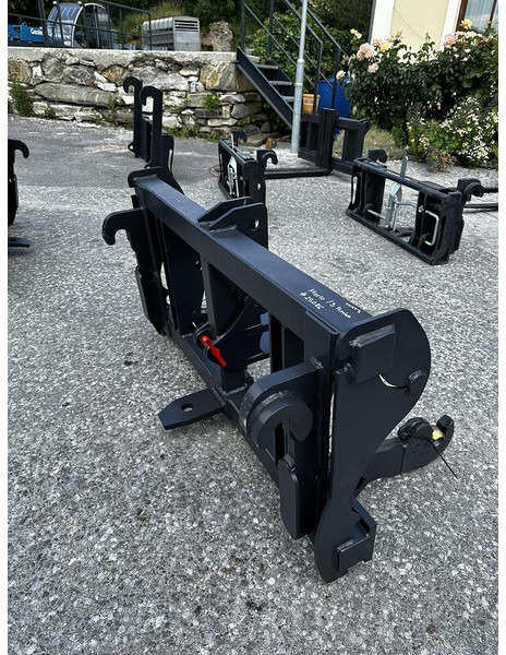 Big Adapter Merlo auf Dreipunkt Aufnahme - Прикачен инвентар: снимка 2 Big Adapter Merlo auf Dreipunkt Aufnahme - Прикачен инвентар: снимка 2