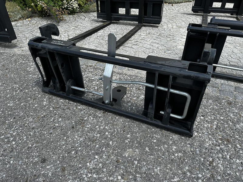 Big Adapter Merlo passend zu Euro Aufnahme - Прикачен инвентар: снимка 1 Big Adapter Merlo passend zu Euro Aufnahme - Прикачен инвентар: снимка 1