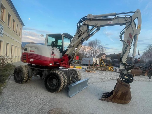 Takeuchi TB295W Mobilbagger - Багер: снимка 3 Takeuchi TB295W Mobilbagger - Багер: снимка 3