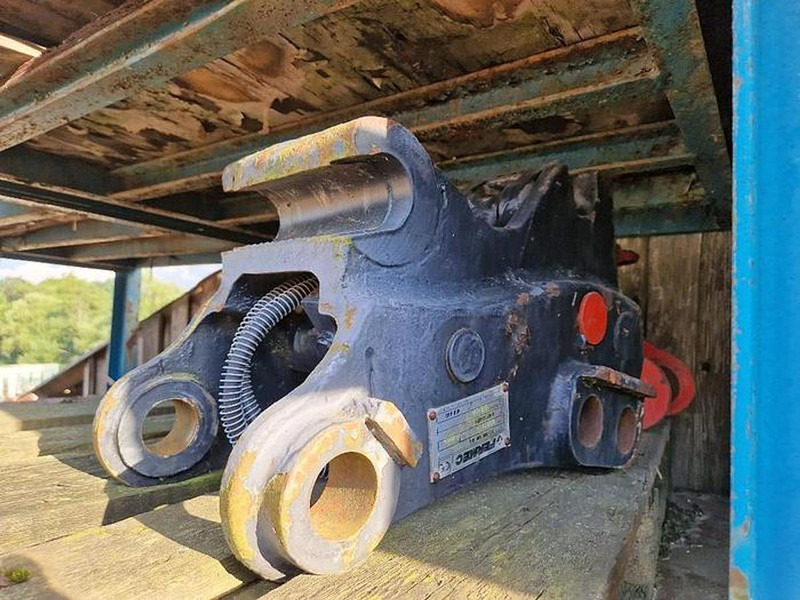 Terex / Fermec / MF Schnellwechsler - Бързо сменник: снимка 1 Terex / Fermec / MF Schnellwechsler - Бързо сменник: снимка 1