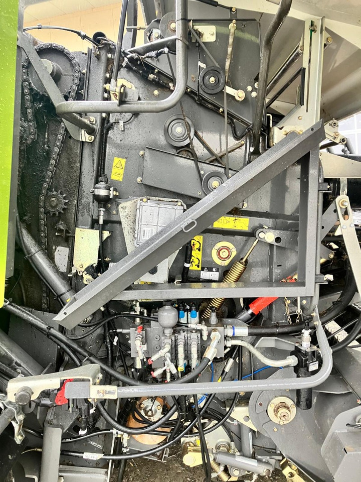 CLAAS Rollant 454 - Машина за сено и фураж: снимка 2 CLAAS Rollant 454 - Машина за сено и фураж: снимка 2