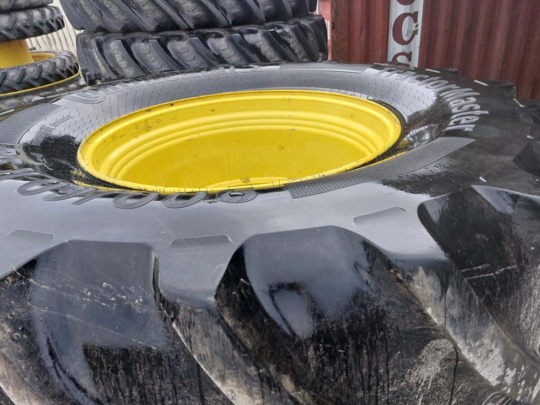 Гуми и джанти Continental 900/60R38 750/55R30 John Deere 8335R 8430 8530: снимка 6 Гуми и джанти Continental 900/60R38 750/55R30 John Deere 8335R 8430 8530: снимка 6