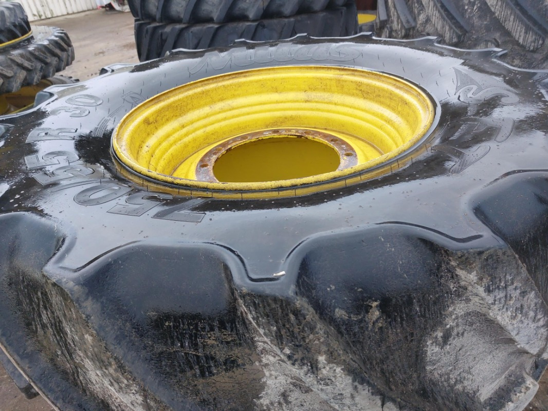 Continental 900/60R38 750/55R30 John Deere 8335R 8430 8530 - Гуми и джанти: снимка 4 Continental 900/60R38 750/55R30 John Deere 8335R 8430 8530 - Гуми и джанти: снимка 4