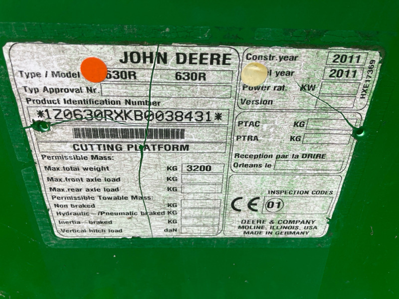 John Deere 630R mit Sonnenblumenvorsatz - Зърнокомбайн: снимка 3 John Deere 630R mit Sonnenblumenvorsatz - Зърнокомбайн: снимка 3