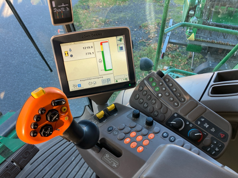 Зърнокомбайн John Deere T670i mit 630X Schneidwerk: снимка 12