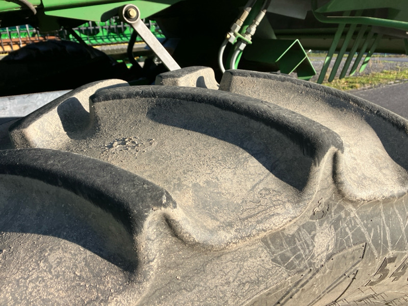 Зърнокомбайн John Deere T670i mit 630X Schneidwerk: снимка 20