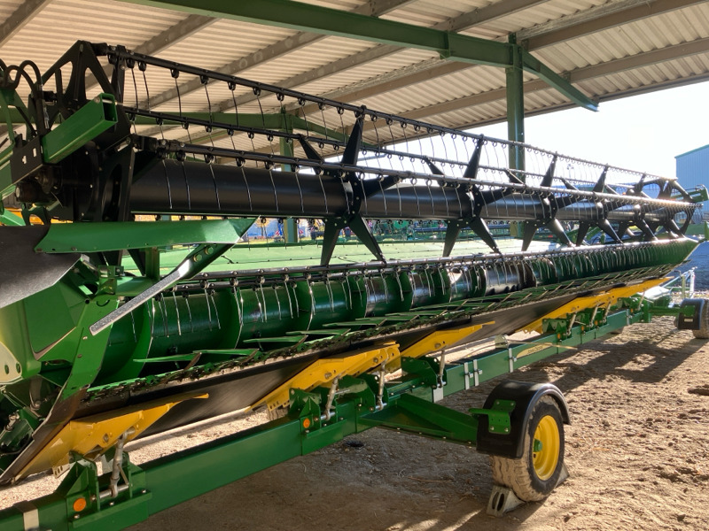 Зърнокомбайн John Deere T670i mit 630X Schneidwerk: снимка 8