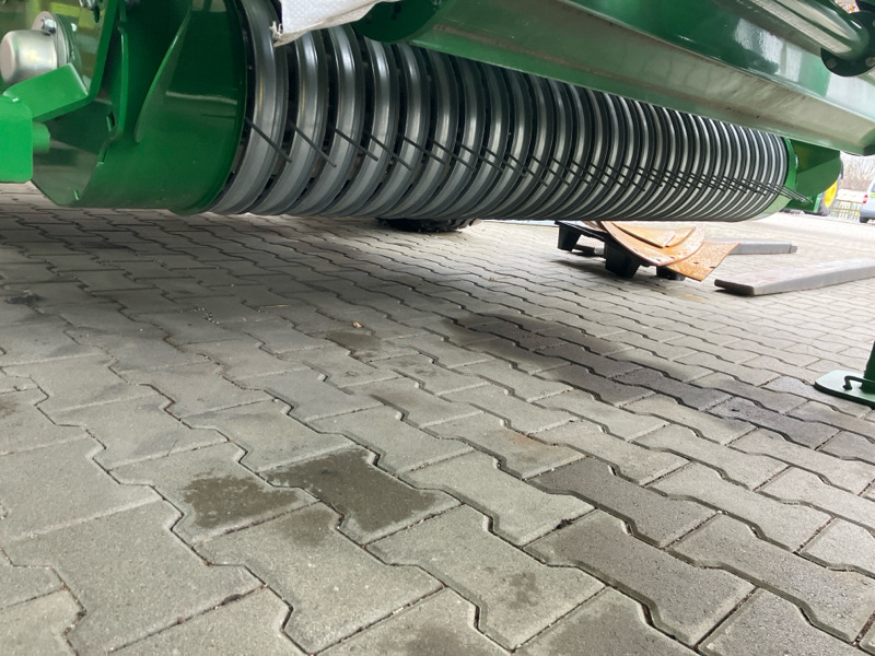 John Deere V451G - Машина за фолиране: снимка 3 John Deere V451G - Машина за фолиране: снимка 3