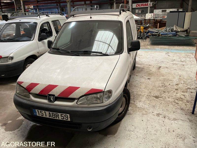 2 peugeot partner pour pièces 1999- 2003 - Малък ван: снимка 3 2 peugeot partner pour pièces 1999- 2003 - Малък ван: снимка 3