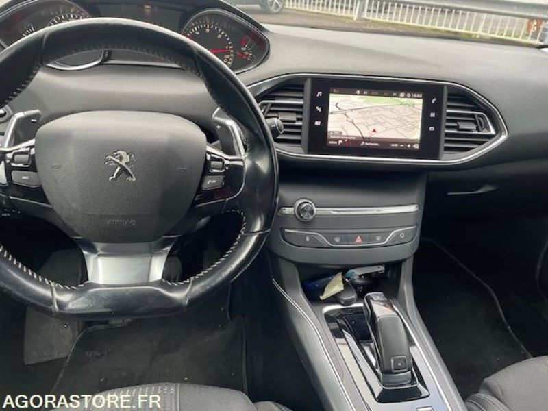 308 ALLURE BHDI 130cv EAT8- 08/2018- 151000KM - Лек автомобил: снимка 5 308 ALLURE BHDI 130cv EAT8- 08/2018- 151000KM - Лек автомобил: снимка 5