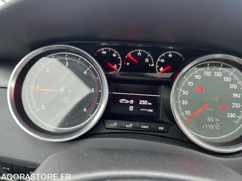 508 SW ALLURE 2.0 HDI 140 . 07/2014 . 178000 km - Лек автомобил: снимка 5 508 SW ALLURE 2.0 HDI 140 . 07/2014 . 178000 km - Лек автомобил: снимка 5