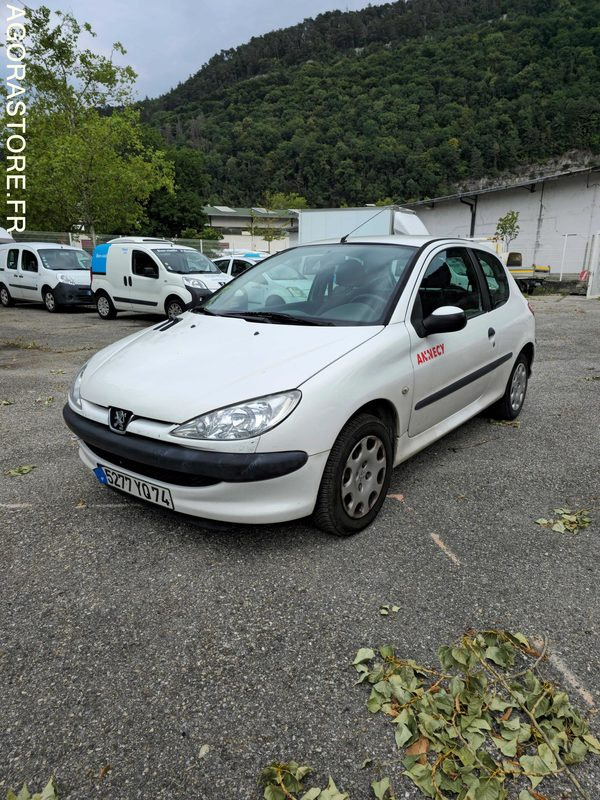 5277 YQ 74 - Peugeot 206 - Лек автомобил: снимка 2 5277 YQ 74 - Peugeot 206 - Лек автомобил: снимка 2