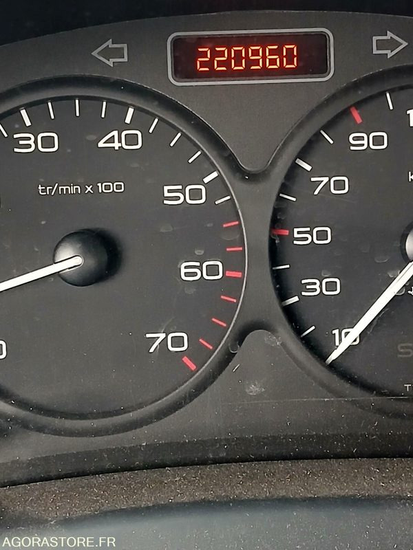 BERLINGO 495AHR54 220260 KM ATTENTON YA UNE CONTRE VISITE - Малък ван: снимка 5 BERLINGO 495AHR54 220260 KM ATTENTON YA UNE CONTRE VISITE - Малък ван: снимка 5