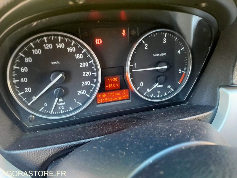 BMW 320 D TOURING - 2010 - 214562km - Комби: снимка 2 BMW 320 D TOURING - 2010 - 214562km - Комби: снимка 2