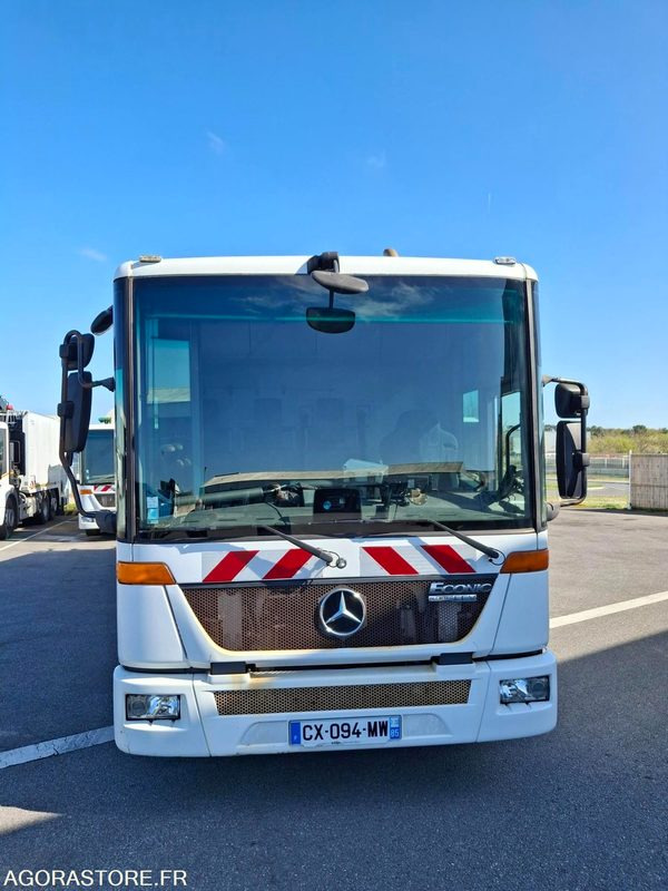 BOM Mercedes Econic 243135 kms 2013 - CX-094-MW - Боклукчийска кола: снимка 5 BOM Mercedes Econic 243135 kms 2013 - CX-094-MW - Боклукчийска кола: снимка 5
