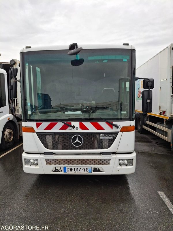 BOM Mercedes Econic 256043 kms 2013 - Боклукчийска кола: снимка 2 BOM Mercedes Econic 256043 kms 2013 - Боклукчийска кола: снимка 2