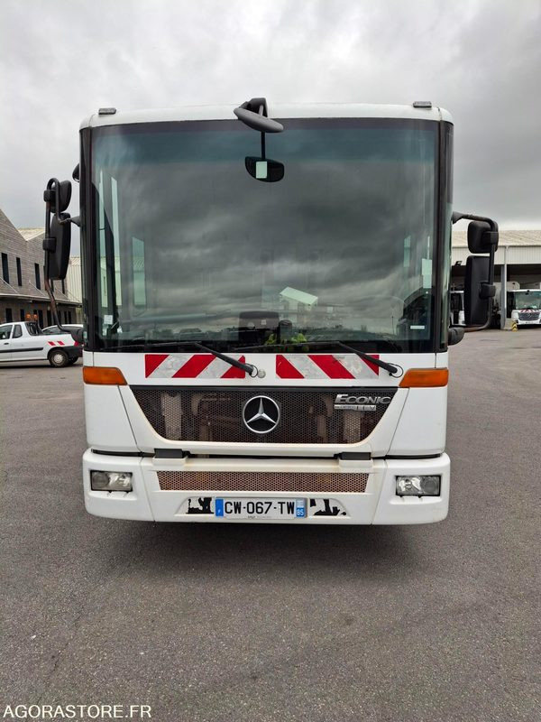 BOM Mercedes Econic 292045 kms 2013 - CW-067-TW - Боклукчийска кола: снимка 2 BOM Mercedes Econic 292045 kms 2013 - CW-067-TW - Боклукчийска кола: снимка 2