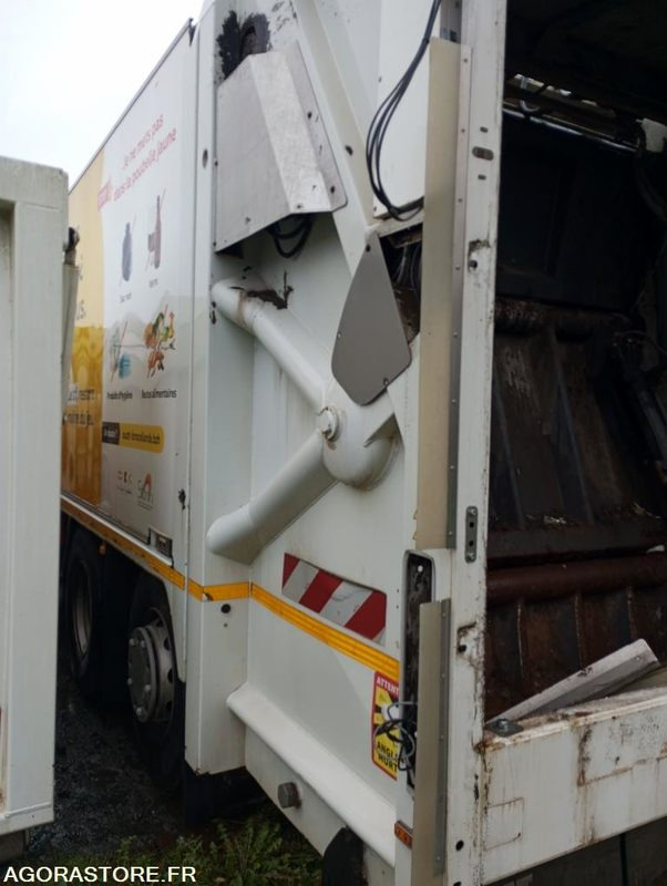 BOM Renault non roulante (sans culasse) 347000kms - Боклукчийска кола: снимка 4 BOM Renault non roulante (sans culasse) 347000kms - Боклукчийска кола: снимка 4