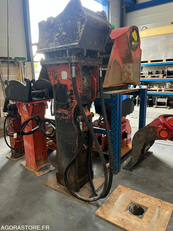 BRH NPK GH-7A 2012 - Хидравличен чук: снимка 1 BRH NPK GH-7A 2012 - Хидравличен чук: снимка 1