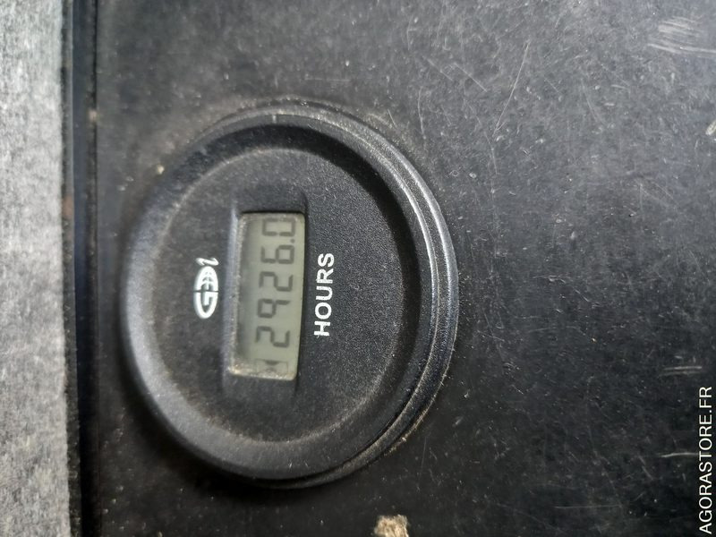 Balayeuse de voirie - Мотометачна машина: снимка 1 Balayeuse de voirie - Мотометачна машина: снимка 1