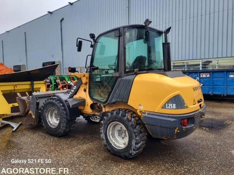 CHARGEUSE VOLVO L25B-P 2008 6200 HEURES - Товарач: снимка 3 CHARGEUSE VOLVO L25B-P 2008 6200 HEURES - Товарач: снимка 3